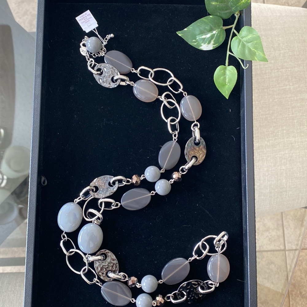 ✨lia sophia necklace ✨